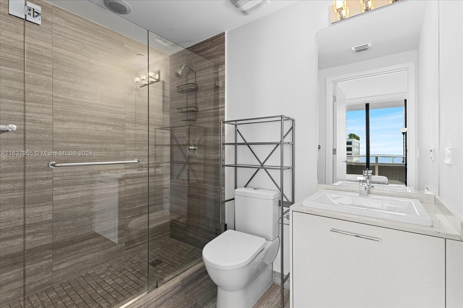 1010 Brickell Avenue, Unit 1602 Miami, FL 33131 - Photo 5 of 47