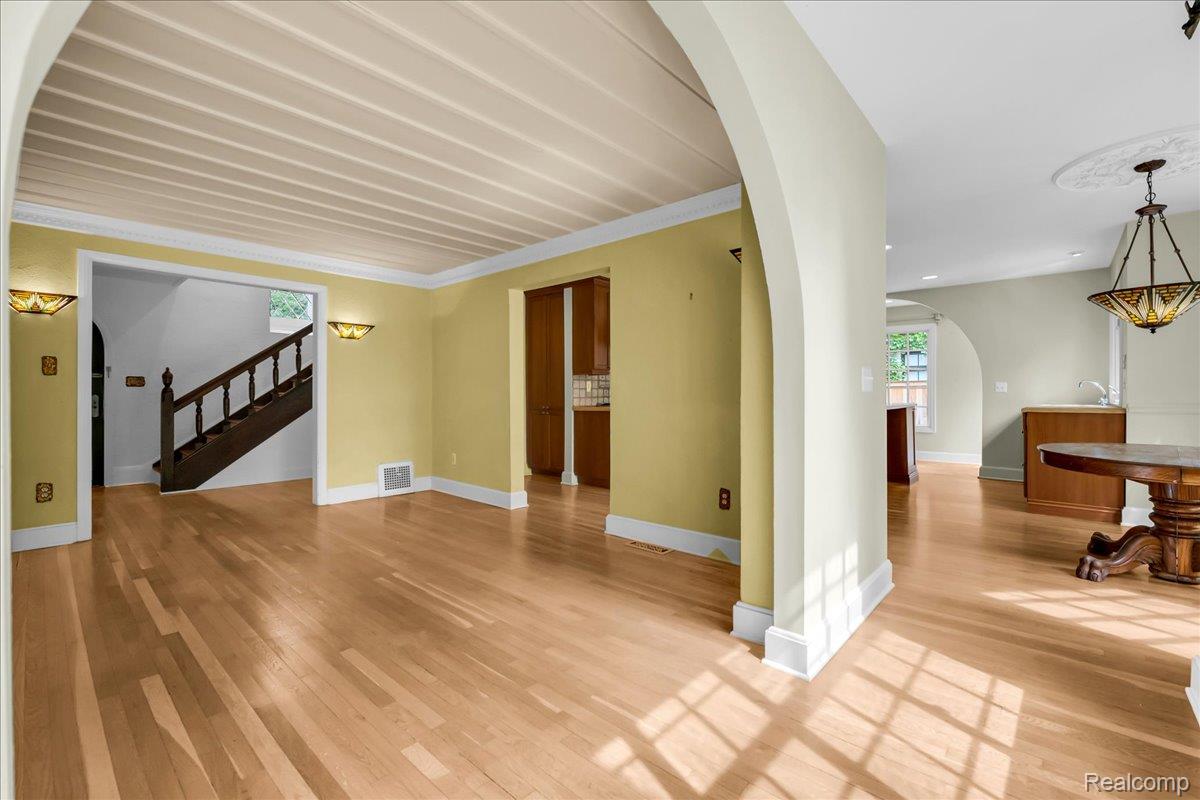 455 Linden Road Birmingham, MI 48009 - Photo 13 of 60 15-455 Linden Rd_14.jpg