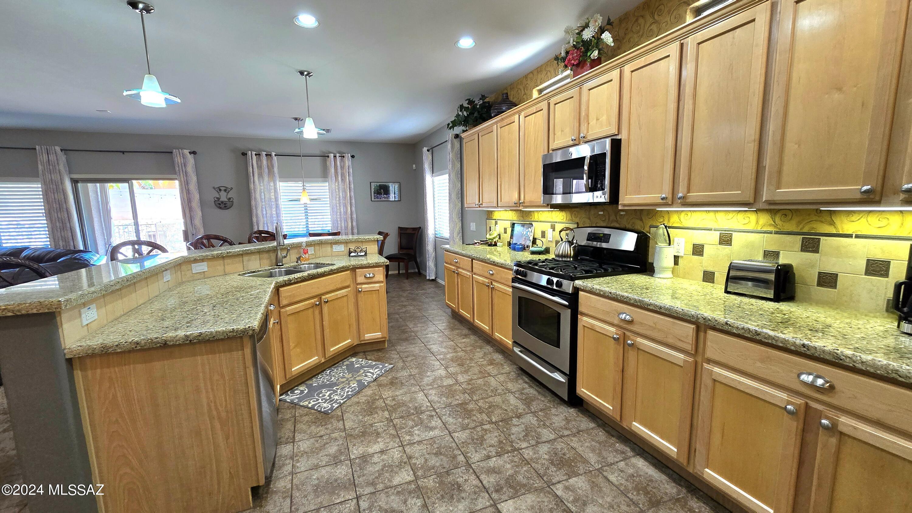 3725 East Northern Dancer Road Tucson, AZ 85739 - Photo 7 of 38