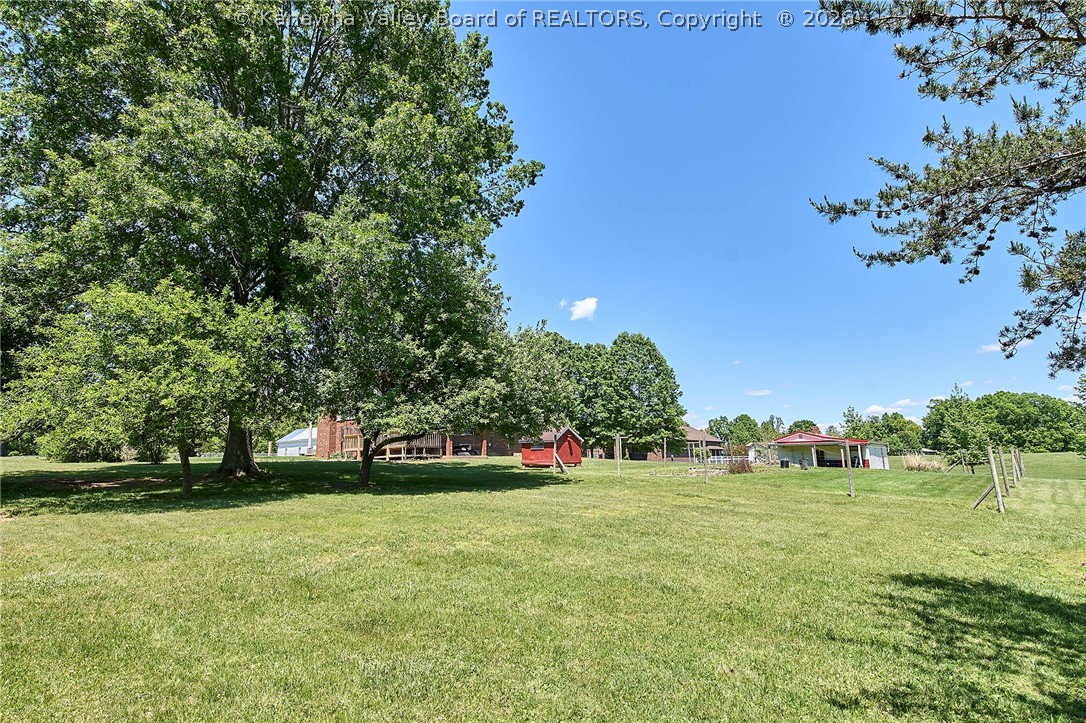 2180 Cross Creek Road Buffalo, WV 25033 - Photo 37 of 50 backyard