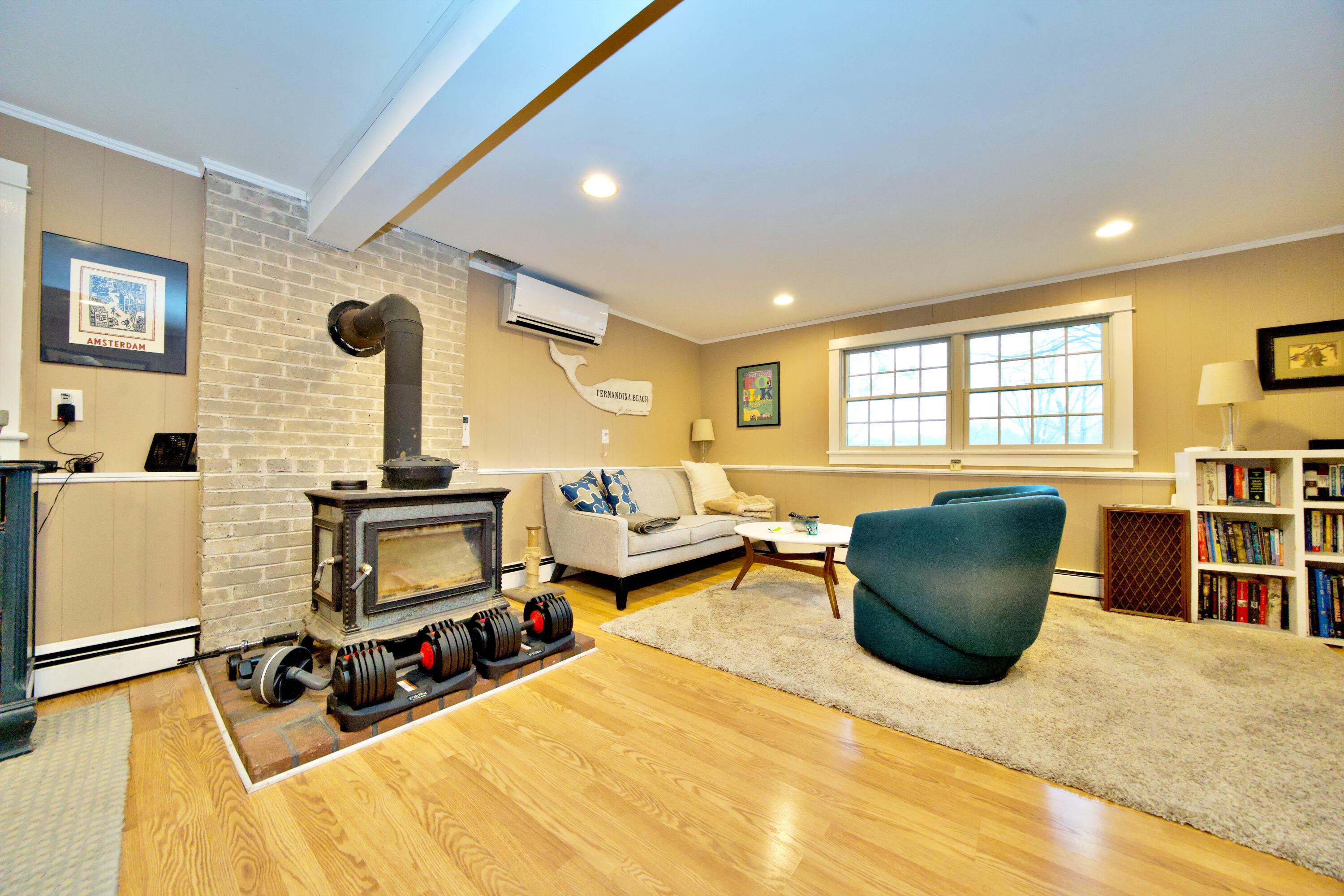 169 Juniper Street Bangor, ME 04401 - Photo 11 of 30 Family Room