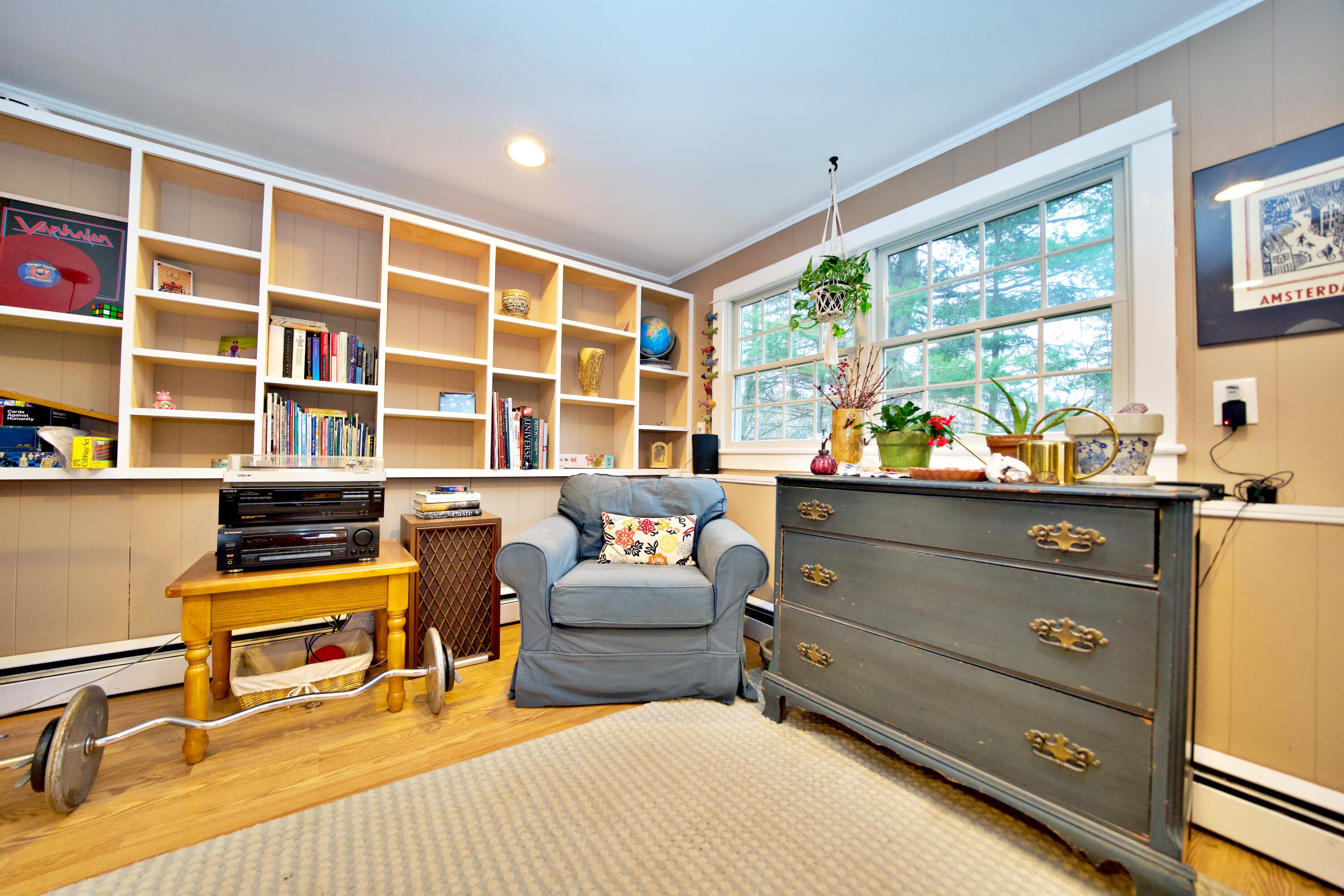 169 Juniper Street Bangor, ME 04401 - Photo 9 of 30 Family Room