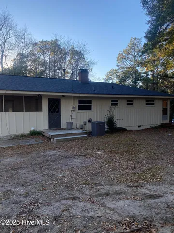 $299,750 | 425 West New Jersey Avenue, Southern Pines, NC 28387