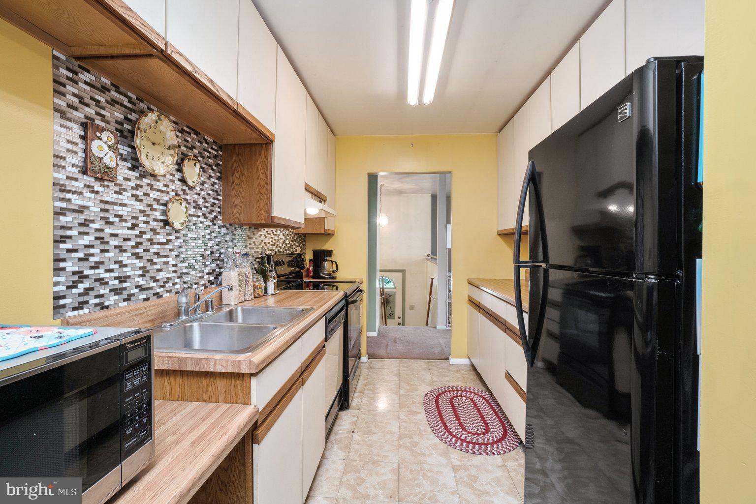 2432 Lodge Farm Road Baltimore, MD 21219 - Photo 12 of 35 Kitchen