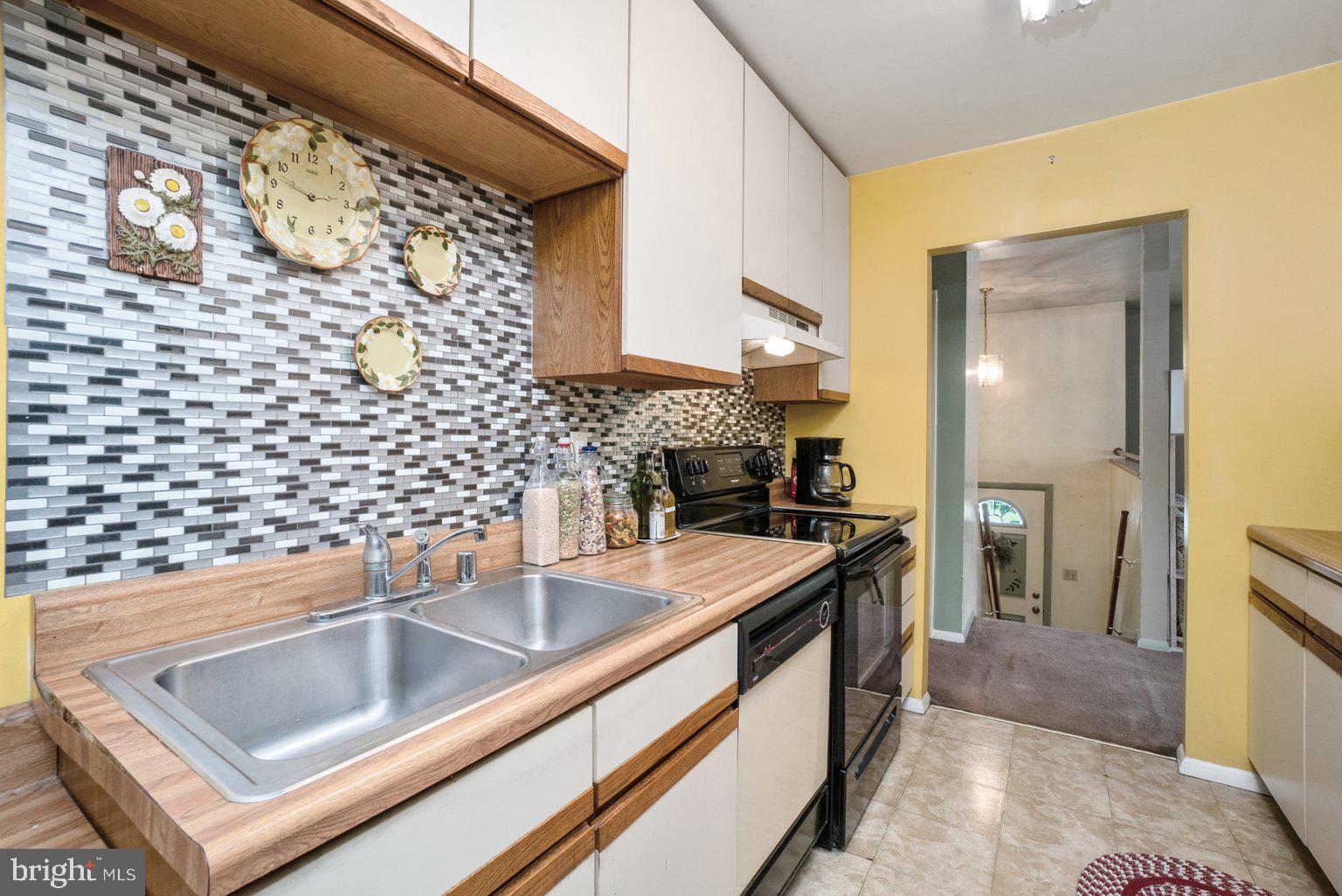 2432 Lodge Farm Road Baltimore, MD 21219 - Photo 13 of 35 Kitchen