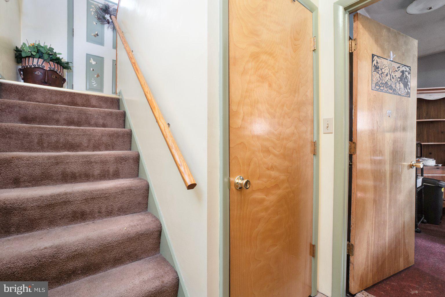 2432 Lodge Farm Road Baltimore, MD 21219 - Photo 25 of 35 Foyer to lower level