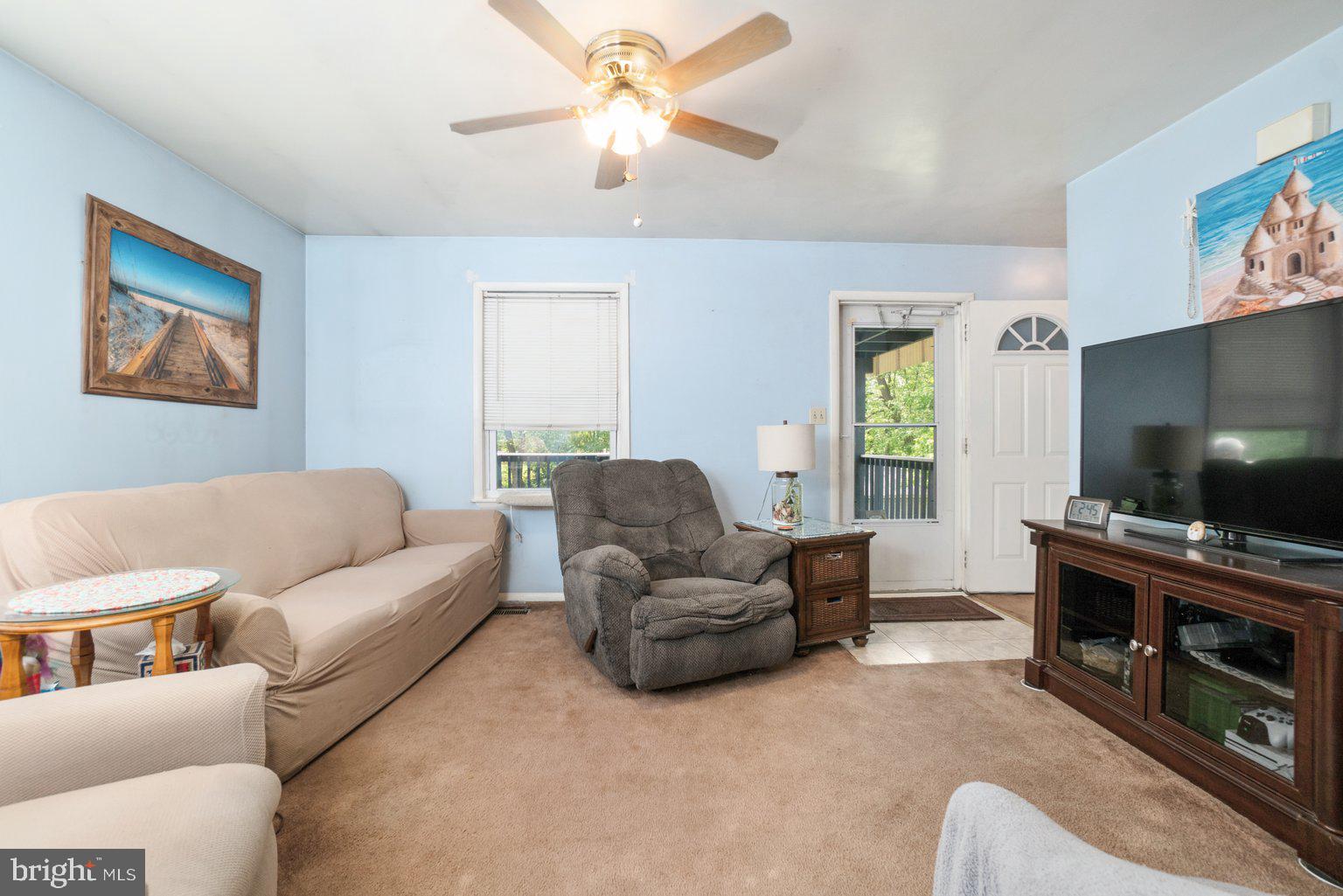 2432 Lodge Farm Road Baltimore, MD 21219 - Photo 10 of 35 Family Room