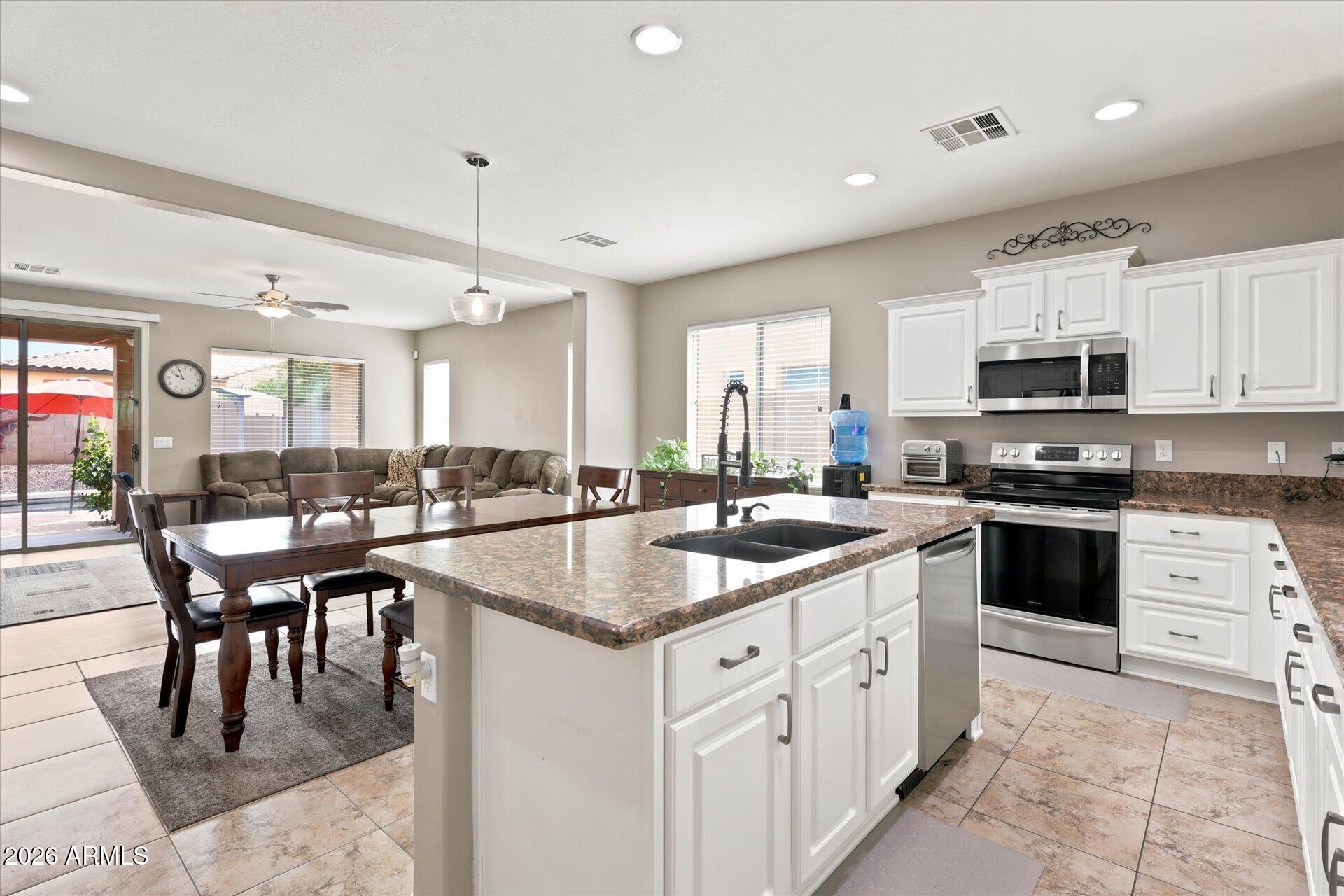 16974 West Rio Vista Lane Goodyear, AZ 85338 - Photo 1 of 38 Large Island