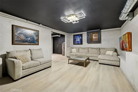 $1,499,000 | 21090 Rios Street, Woodland Hills, CA 91364