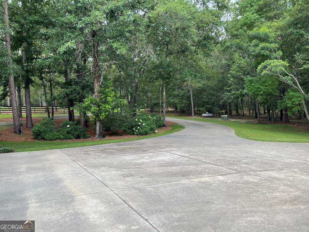 2106 Adams Street Vidalia, GA 30474 - Photo 45 of 47 a view of a basketball court