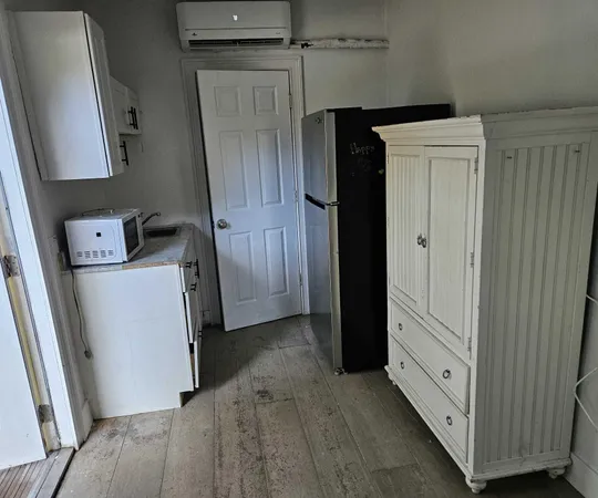 $950 | 1980 Kirk Road, West Palm Beach, FL 33406