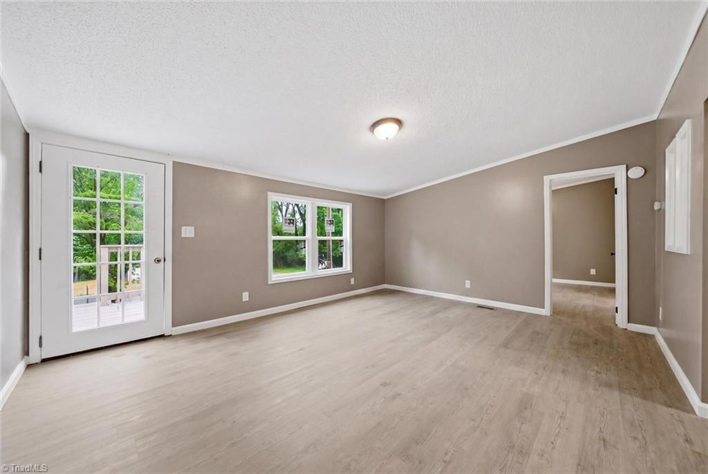 120 Mathis Street Jonesville, NC 28642 - Photo 4 of 26
