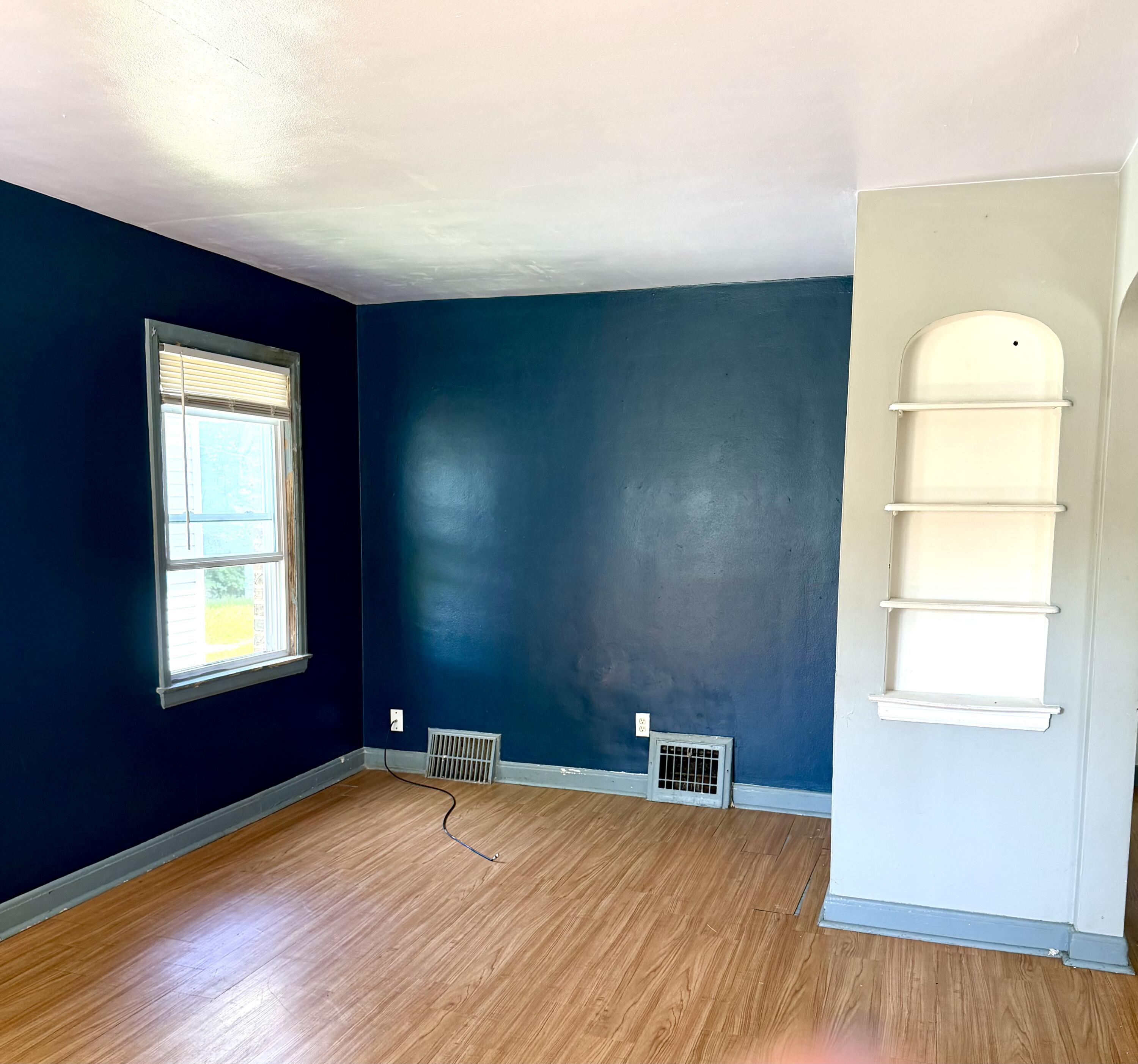 4656 North 21st Street Milwaukee, WI 53209 - Photo 9 of 20 living room