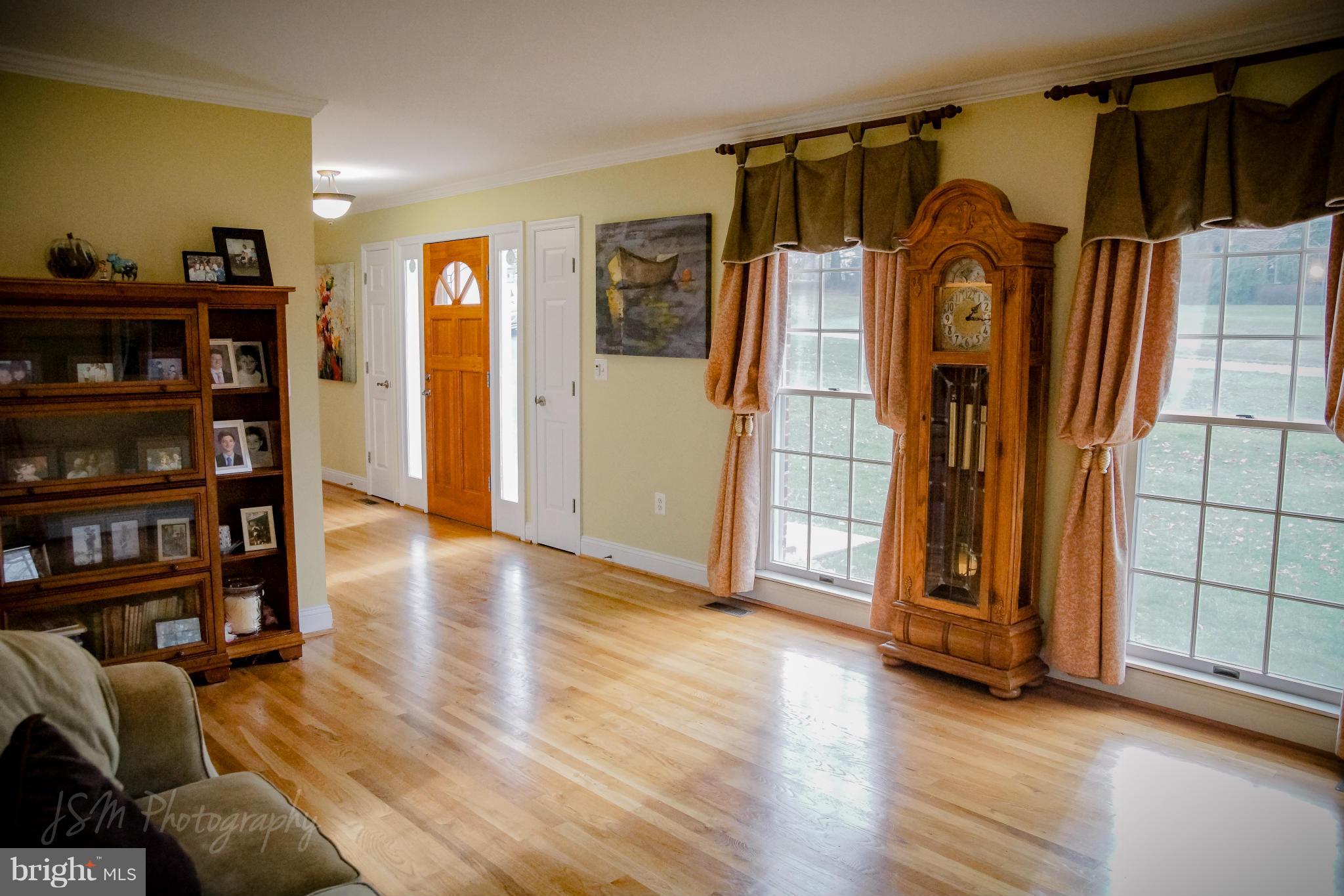 2214 Mt Tabor Road Gambrills, MD 21054 - Photo 7 of 30 Living Room
