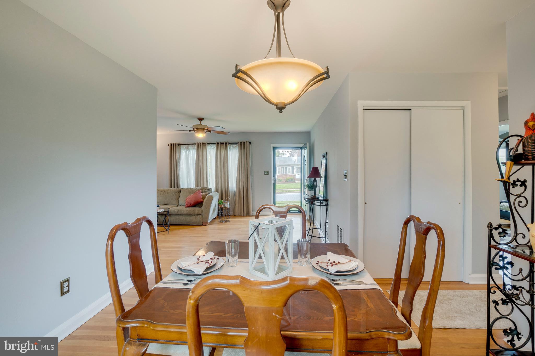 905 Sedgley Road Baltimore, MD 21228 - Photo 13 of 38 DR area off LR & kitchen