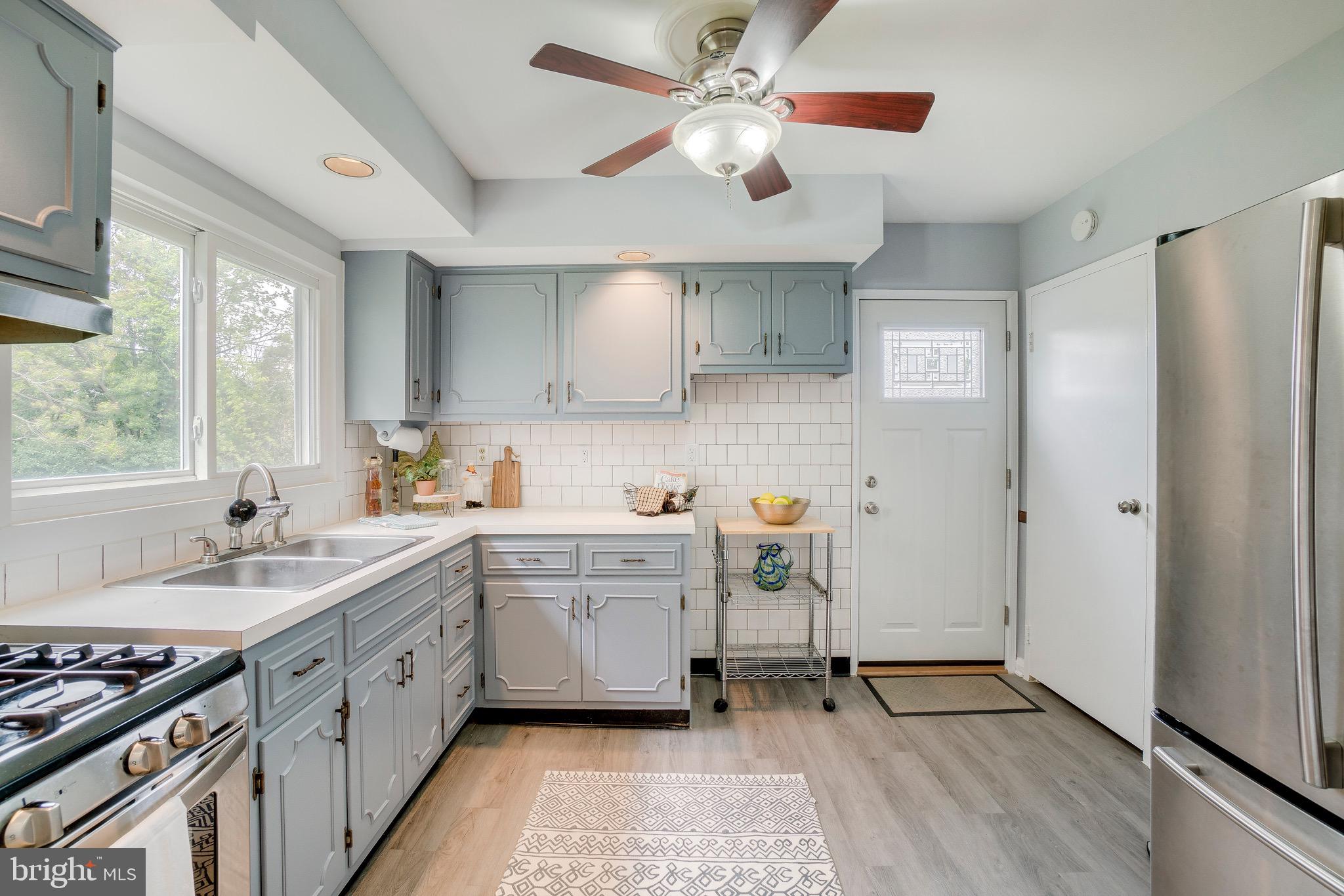 905 Sedgley Road Baltimore, MD 21228 - Photo 23 of 38 Beautiful NEW flooring