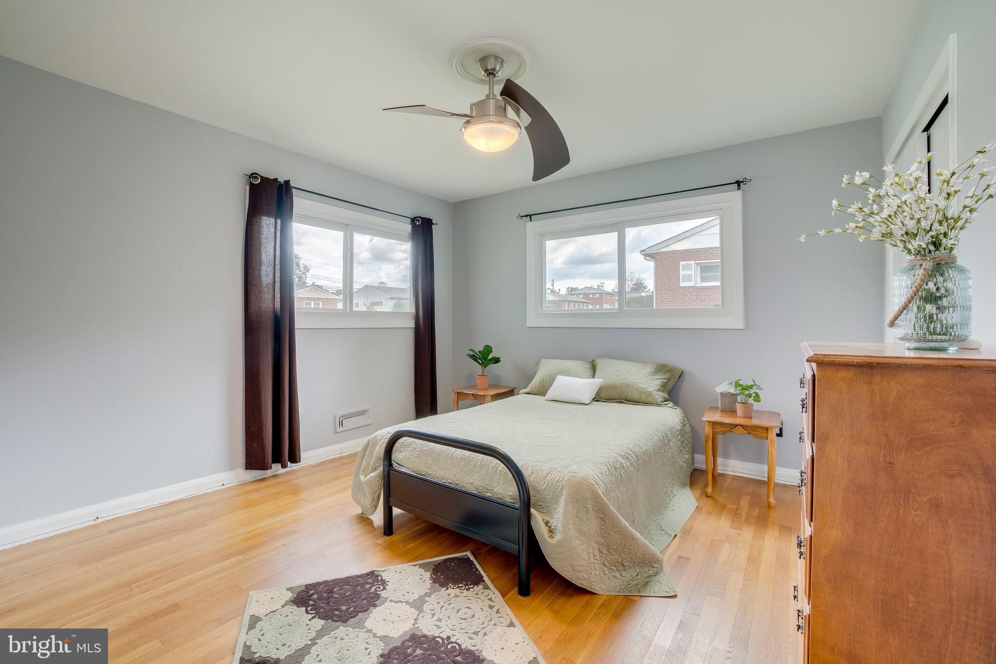 905 Sedgley Road Baltimore, MD 21228 - Photo 27 of 38 BR# 2 had plenty of space for larger bed & dresser