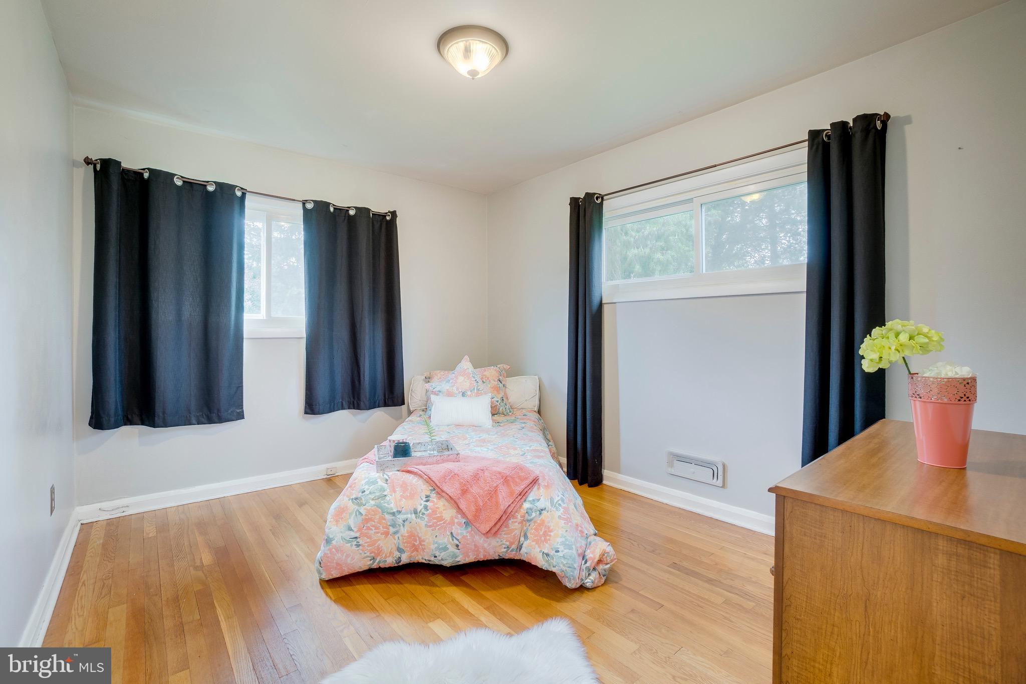 905 Sedgley Road Baltimore, MD 21228 - Photo 29 of 38 Check out the gleaming floors