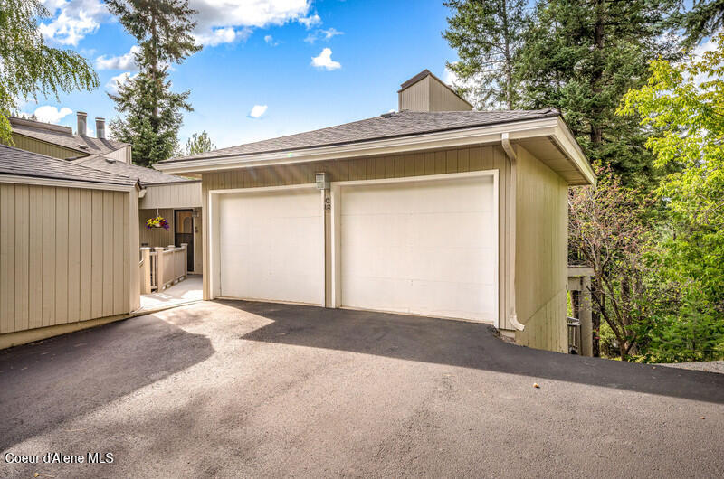 3574 East Tobler Road, Unit C12 Hayden, ID 83835 - Photo 3 of 45 Attached 2 car garage