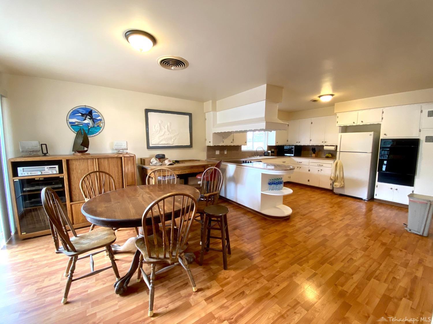701 Merion Way Tehachapi, CA 93561 - Photo 11 of 23 Gallery Image 11