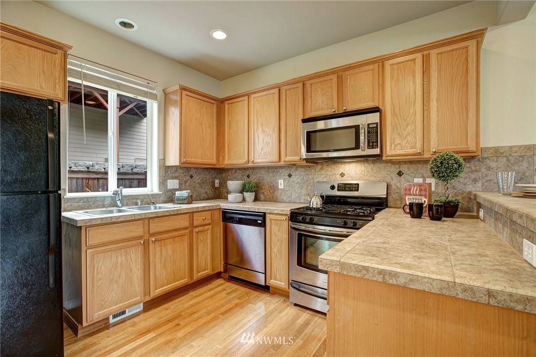 24065 40th Lane Southeast, Unit 38 Bothell, WA 98021 - Photo 8 of 23