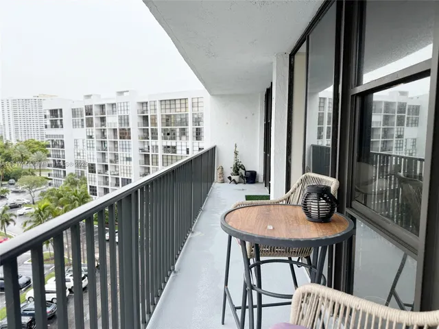 $3,200 | 800 Parkview Drive, Unit 820, Hallandale Beach, FL 33009