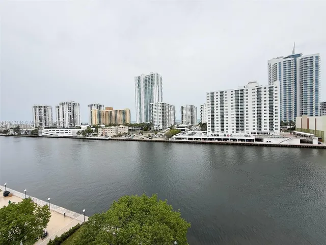 $3,200 | 800 Parkview Drive, Unit 820, Hallandale Beach, FL 33009