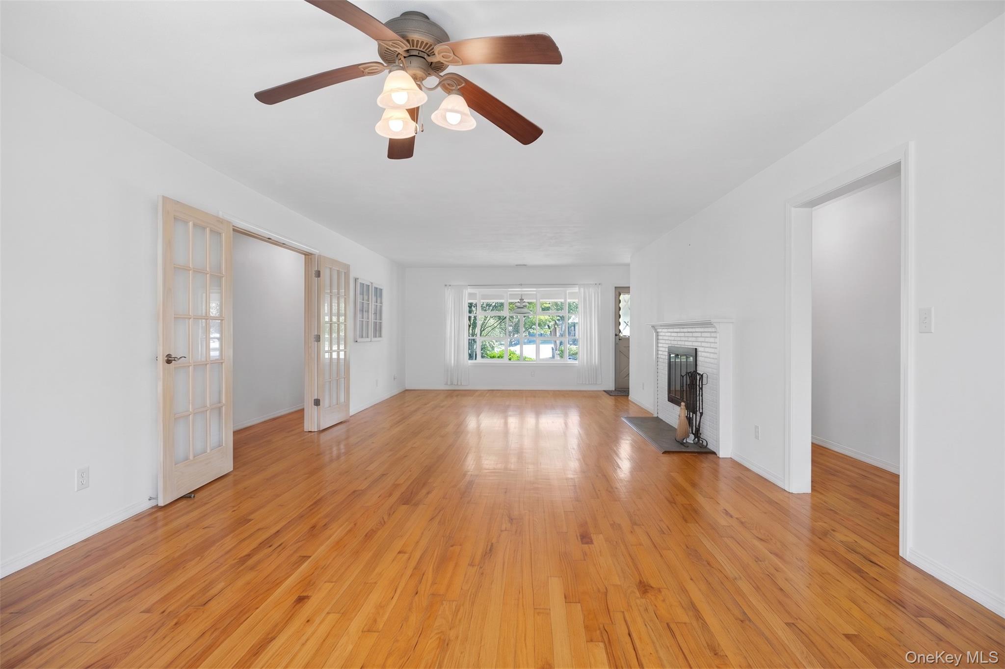 34 Cape Road Amityville, NY 11701 - Photo 4 of 36