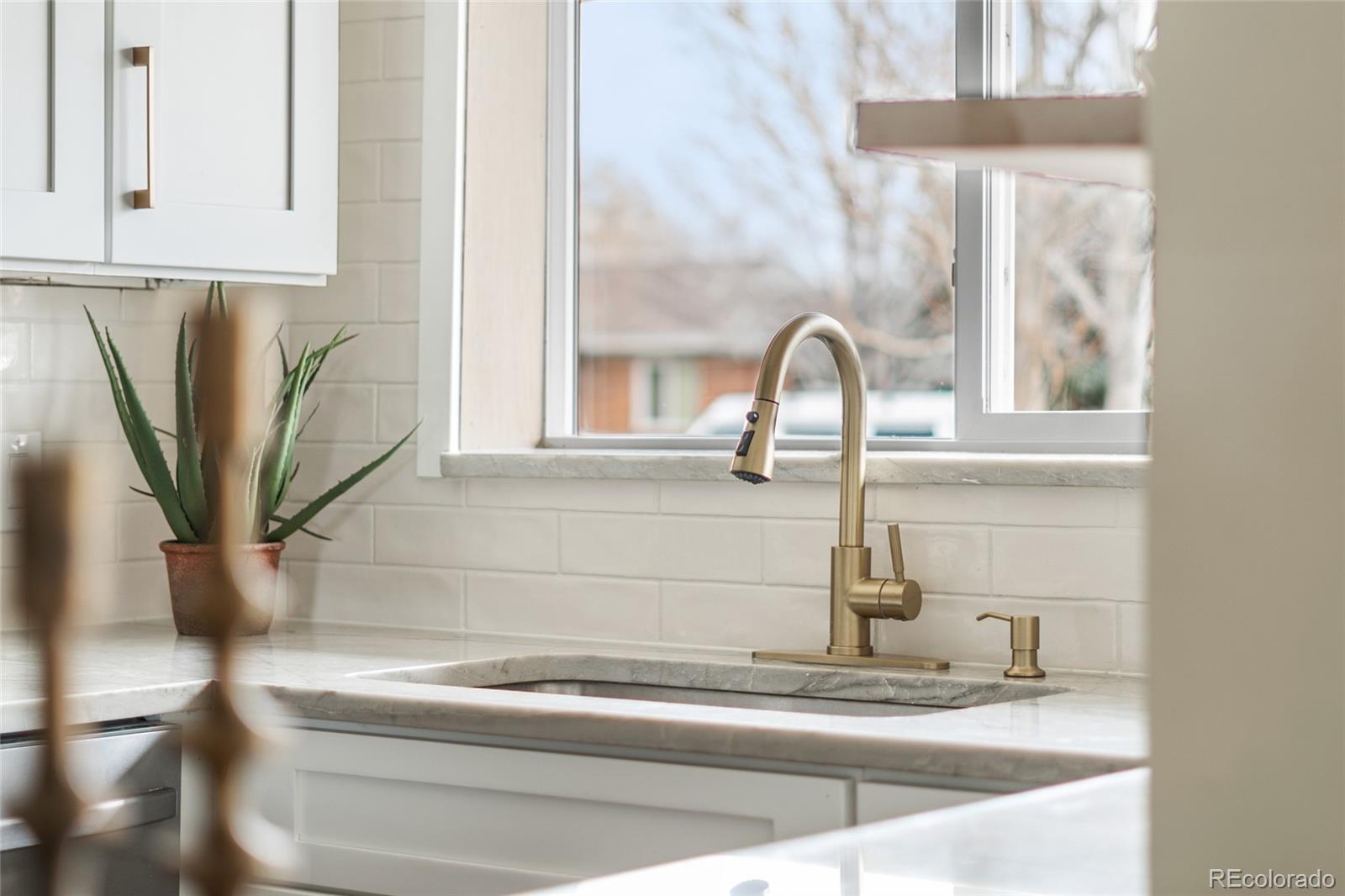 2901 Niagara Street Denver, CO 80207 - Photo 14 of 41