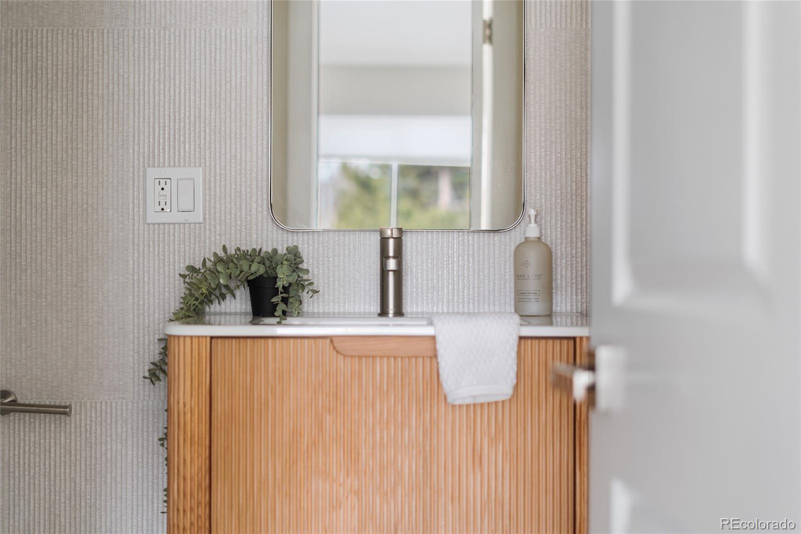 2901 Niagara Street Denver, CO 80207 - Photo 25 of 41