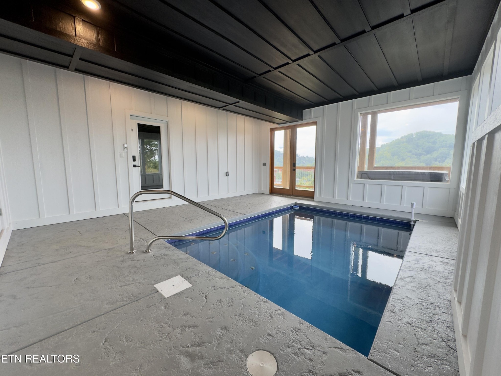 2412 Mountain Ridge Way Sevierville, TN 37862 - Photo 21 of 52 Gallery Image 21