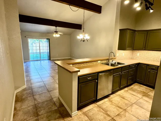 $2,100 | 143 Oak Grove Drive, Boerne, TX 78006