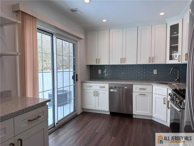 $2,600 | 12 Covington Court, Unit 12, East Brunswick, NJ 08816