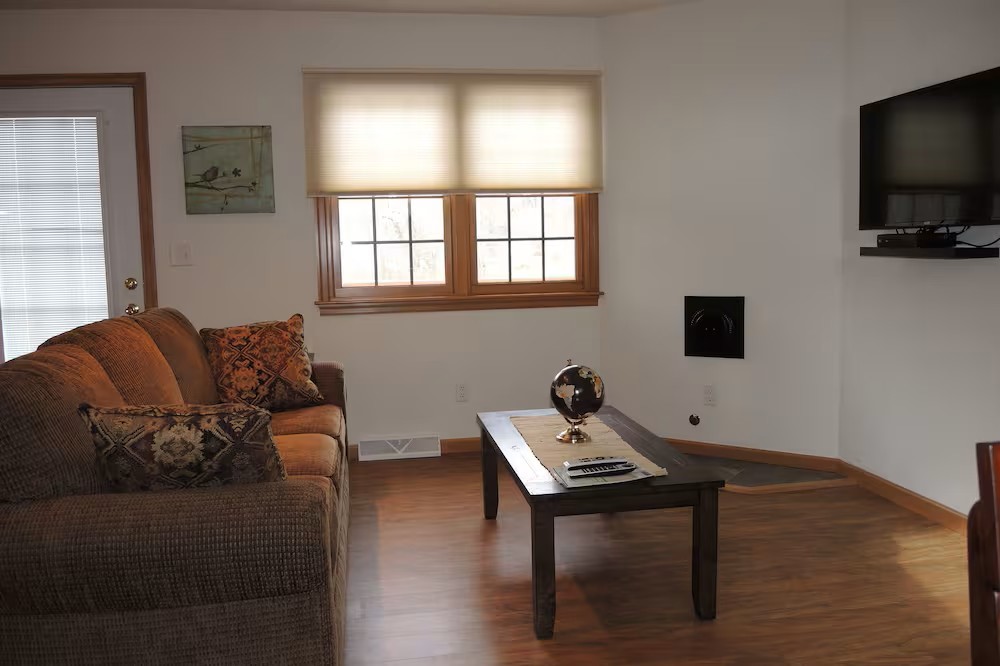 173 Bowen Road Middlefield, NY 13326 - Photo 4 of 10 Living room