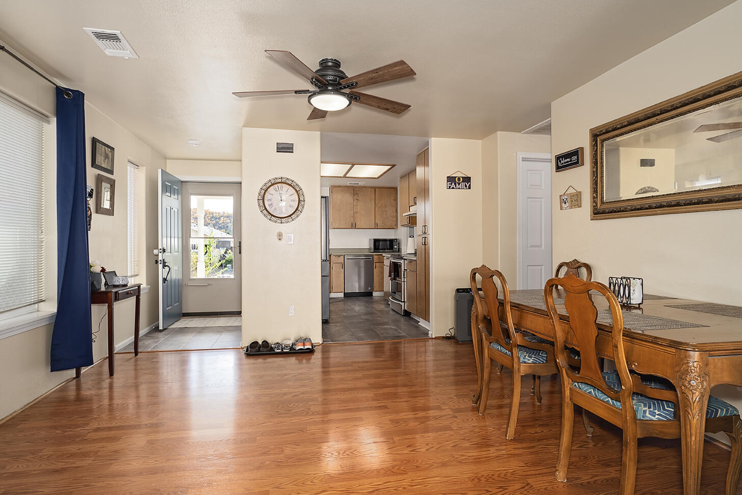 455 Montclair Way Eagle Point, OR 97524 - Photo 5 of 17 Montclair003 copy