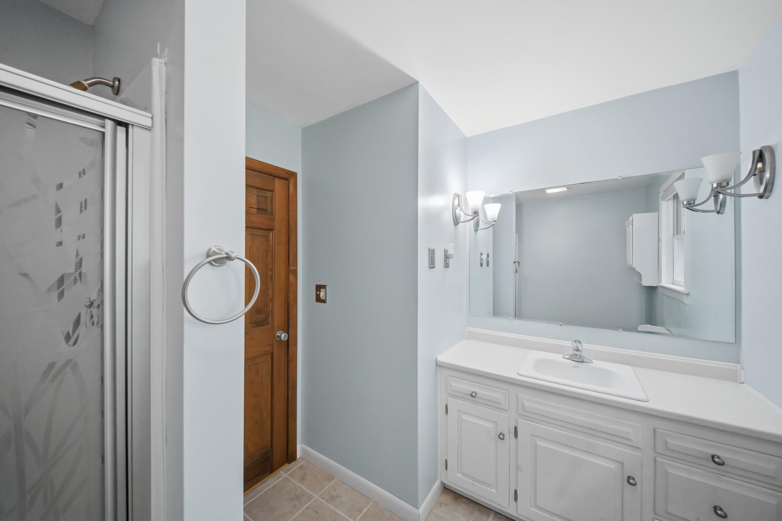8 Escumbuit Road Derry, NH 03038 - Photo 27 of 59