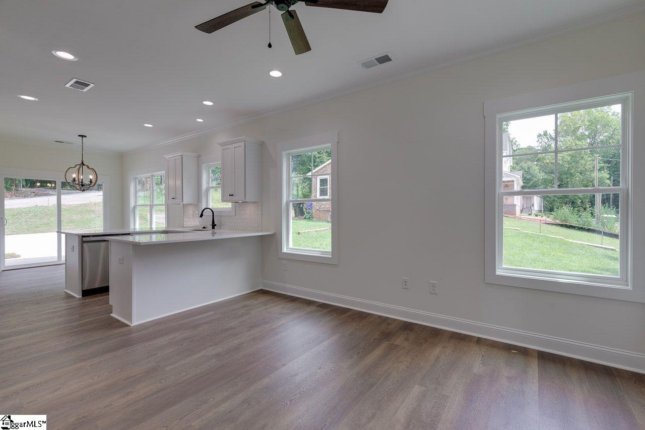 110 Hilton Street Greenville, SC 29607 - Photo 4 of 16 Gallery Image 4