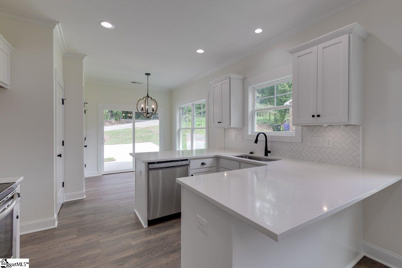 110 Hilton Street Greenville, SC 29607 - Photo 5 of 16 Gallery Image 5