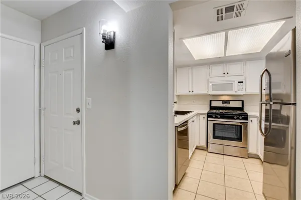 $2,150 | 1908 Desert Falls Court, Unit 101, Las Vegas, NV 89128