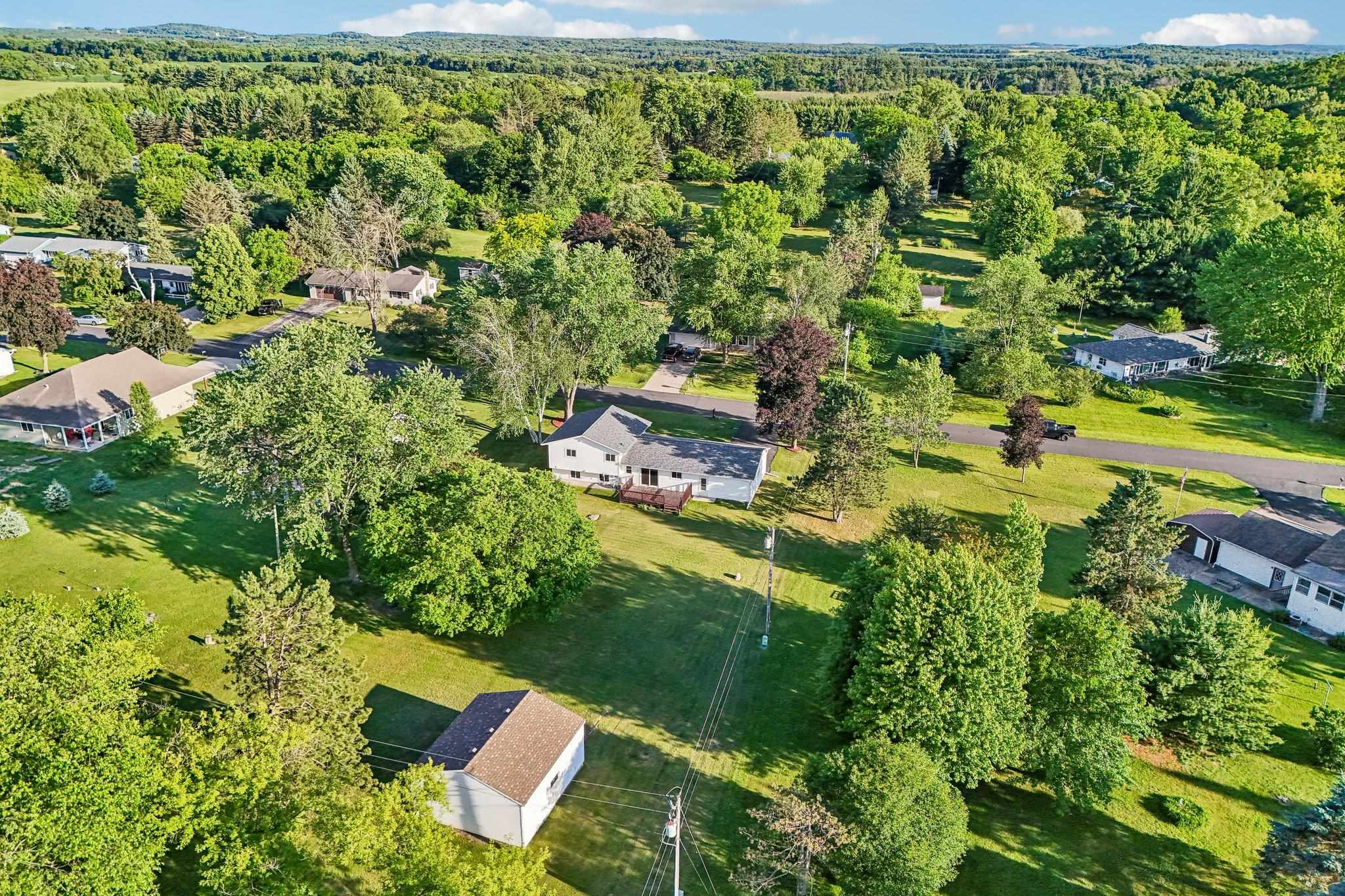 W7810 Star Court Road Pardeeville, WI 53954 - Photo 31 of 32