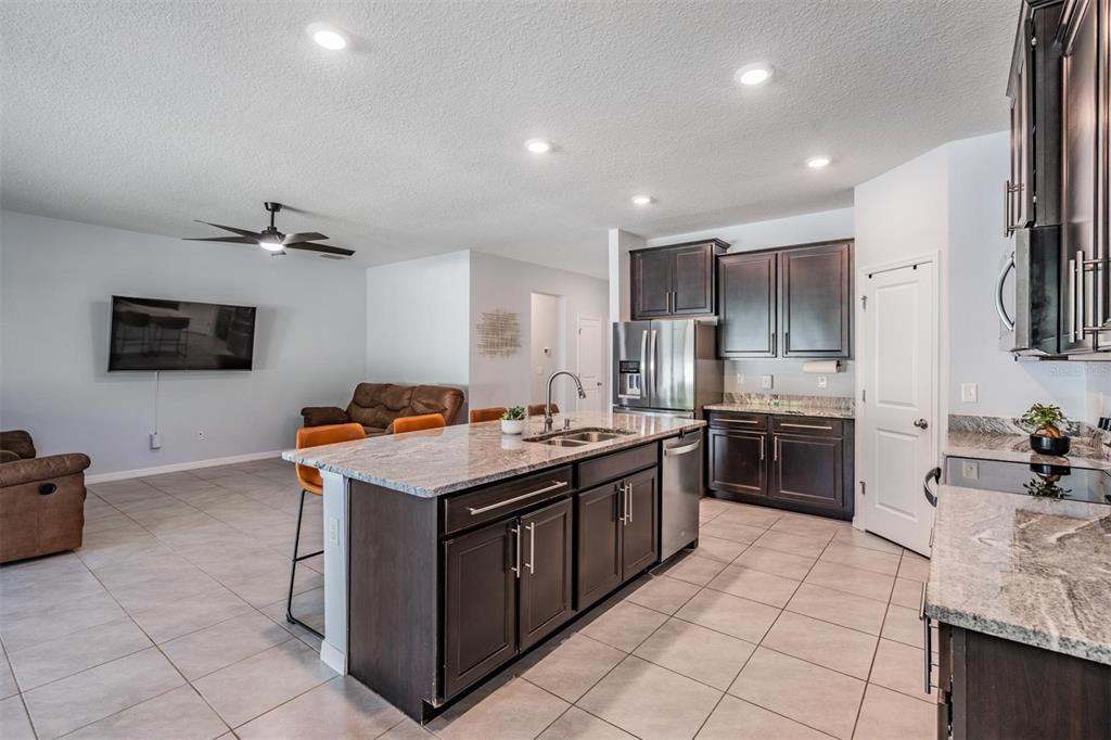 16619 Goose Ribbon Place Wimauma, FL 33598 - Photo 12 of 44