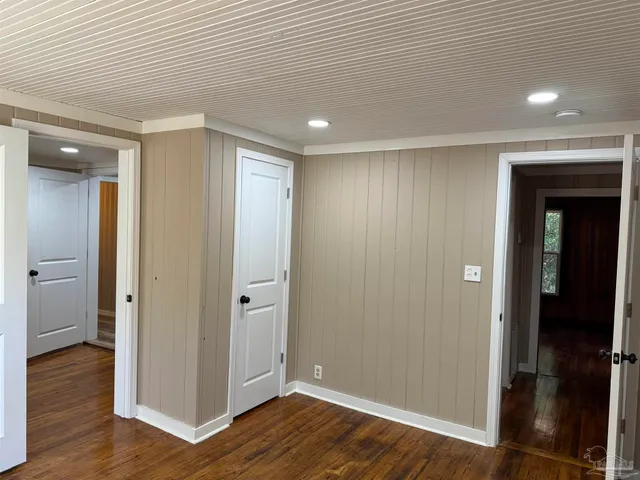 wooden floor in an empty room with wooden floor