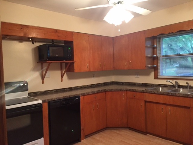 388 West Exchange Street Crete, IL 60417 - Photo 7 of 17