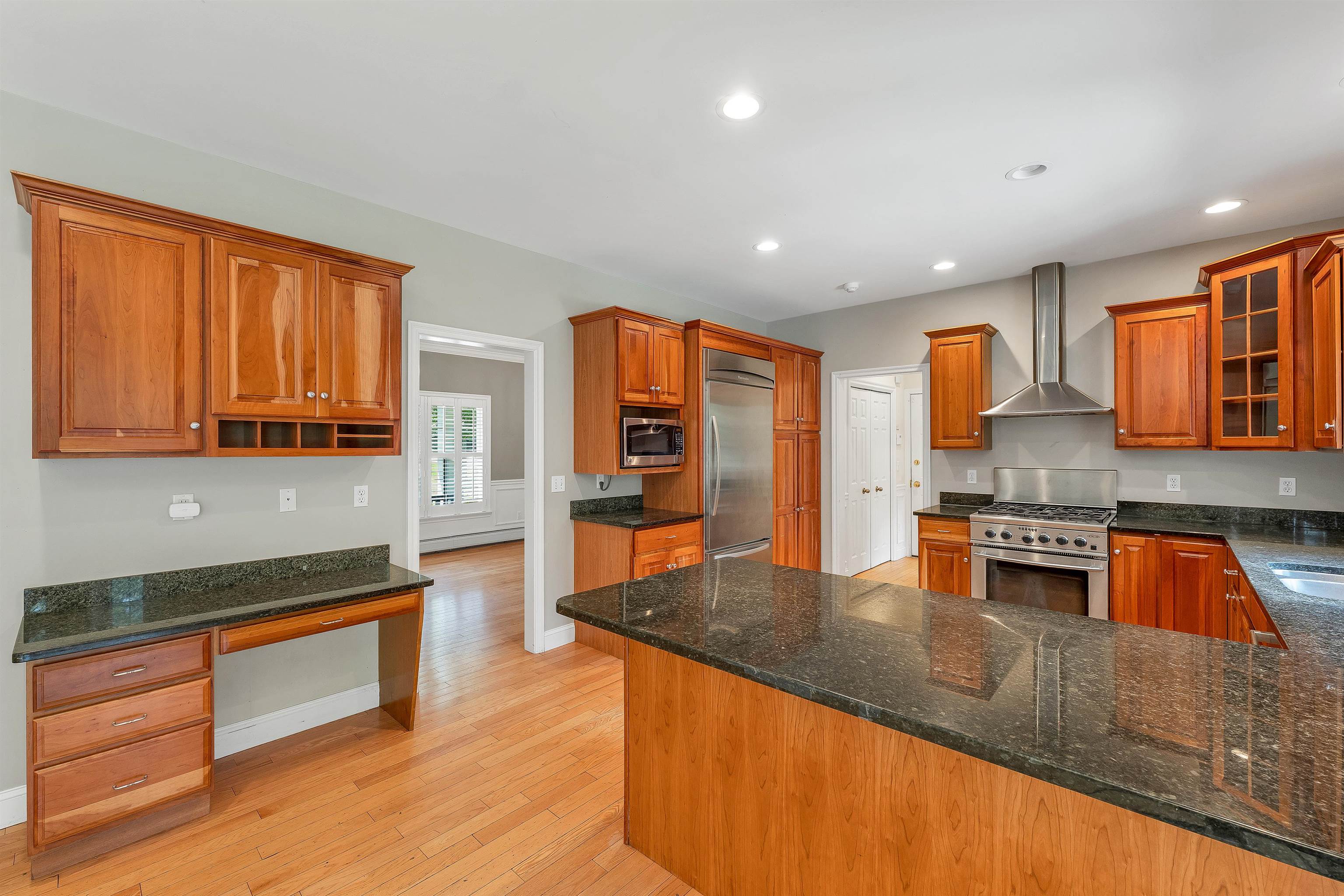2 Sinclair Drive Exeter, NH 03833 - Photo 4 of 59 Gallery Image 4