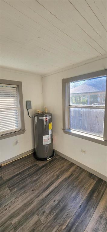 1330 Pine Street Altamonte Springs, FL 32701 - Photo 13 of 13 a room with wooden floor and window