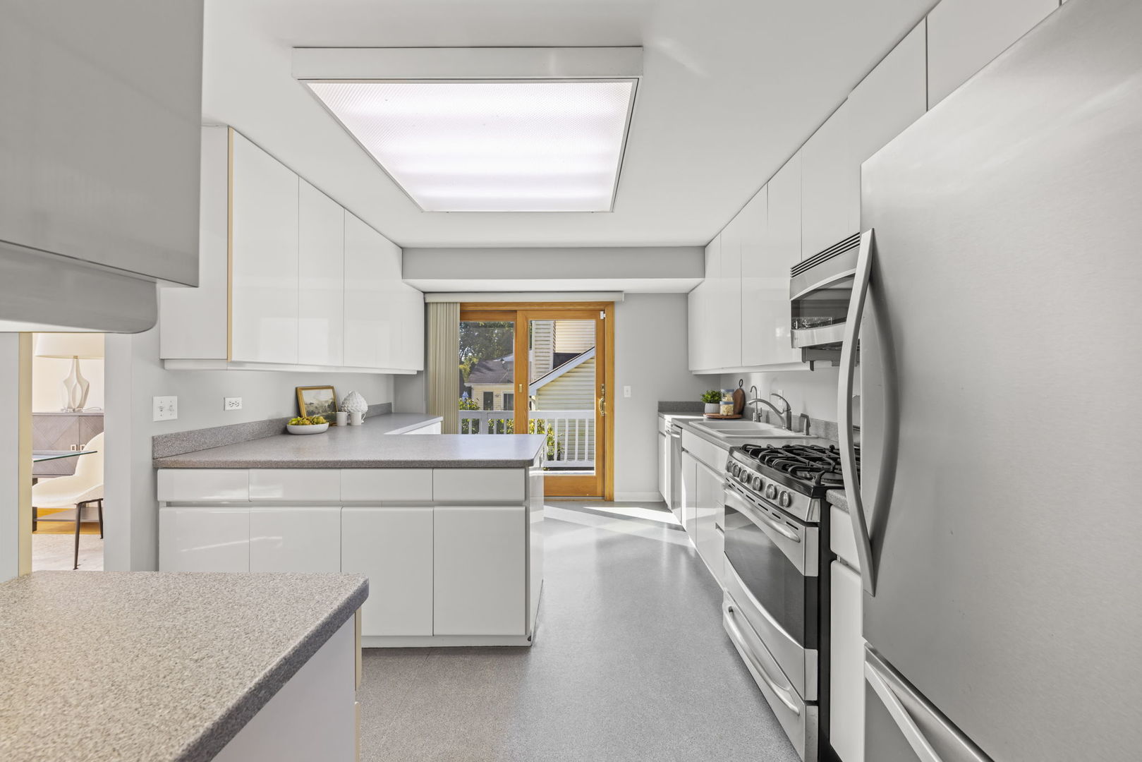 1913 Gladstone Drive Wheaton, IL 60189 - Photo 11 of 40