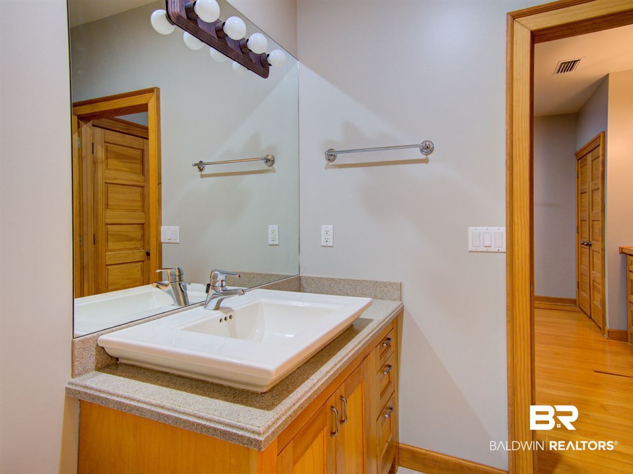 350 Grand Avenue Fairhope, AL 36532 - Photo 26 of 38 Bathroom-East Bedroom