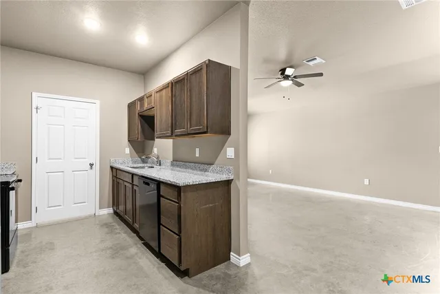 $1,400 | 2011 Wood Street, Killeen, TX 76541