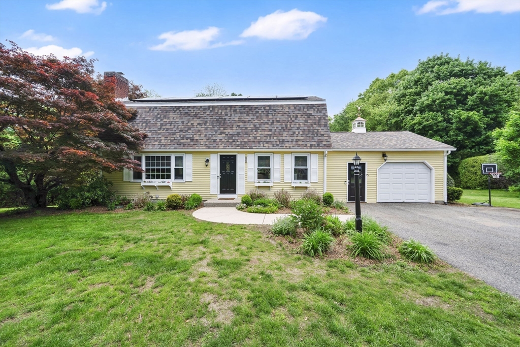 51 Lantern Lane West Springfield, MA 01089 - Photo 2 of 42