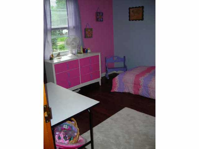 185 Deerfield Road Columbus, OH 43228 - Photo 4 of 10 Gallery Image 4